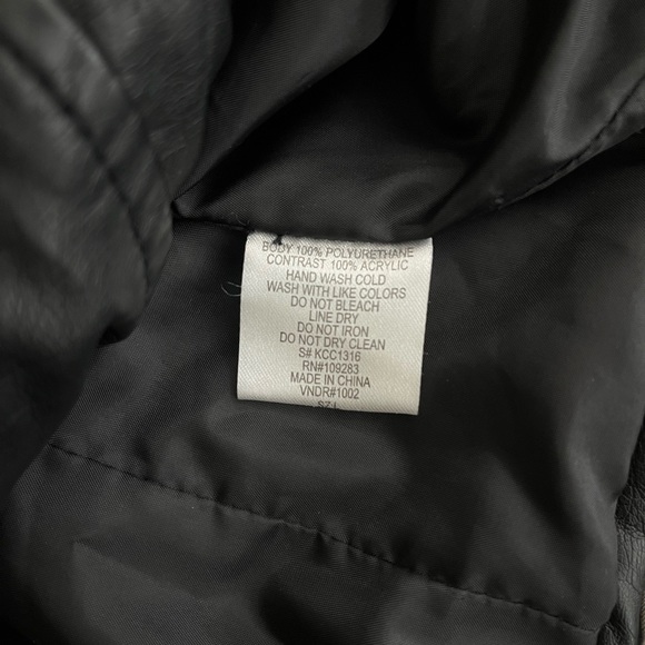 Black leather like jacket. - Picture 4 of 4